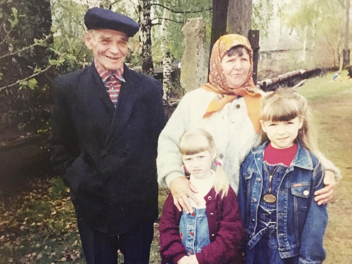 Ветерана Надежду Савину поздравили с юбилеем