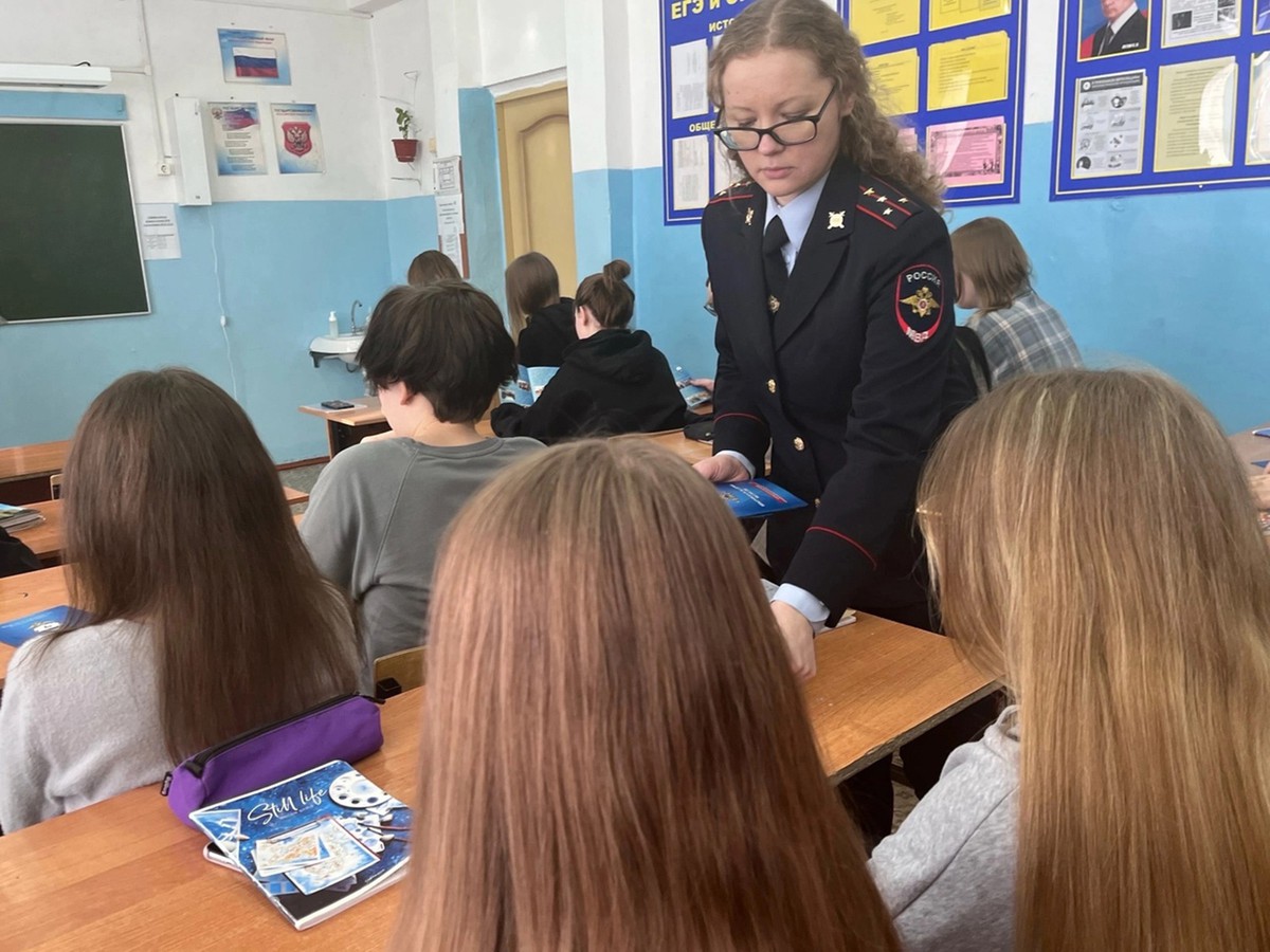 Полицейские побывали в школе №3