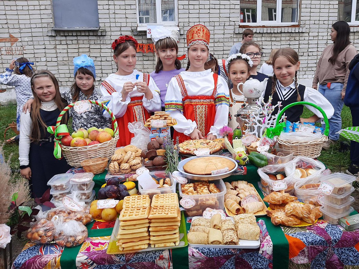 В школе №6 прошла традиционная осенняя ярмарка «Дары природы»
