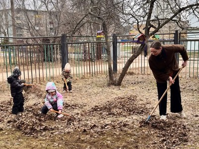 На субботниках трудятся и дети