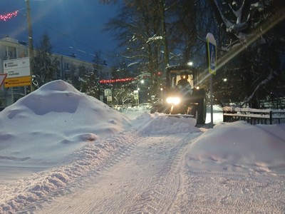 Кто и как борется с зимними осадками