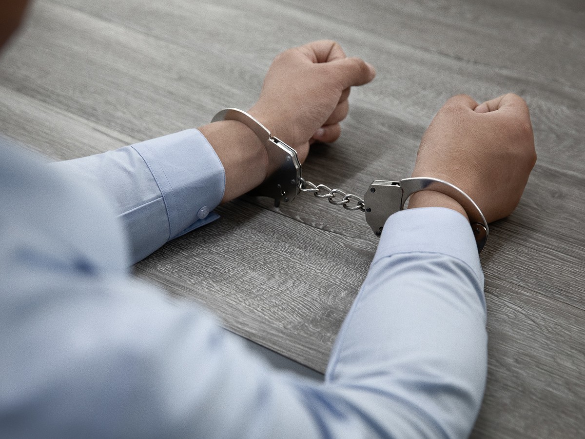 Оперативники задержали подозреваемого в хищении банковской карты