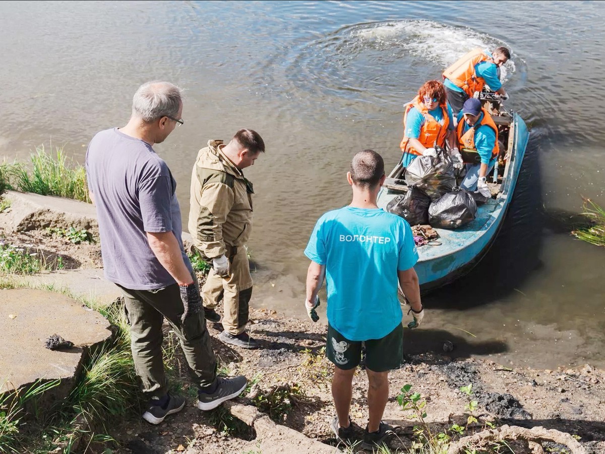 Волонтёры-металлурги посвятили 3600 часов помощи людям и природе