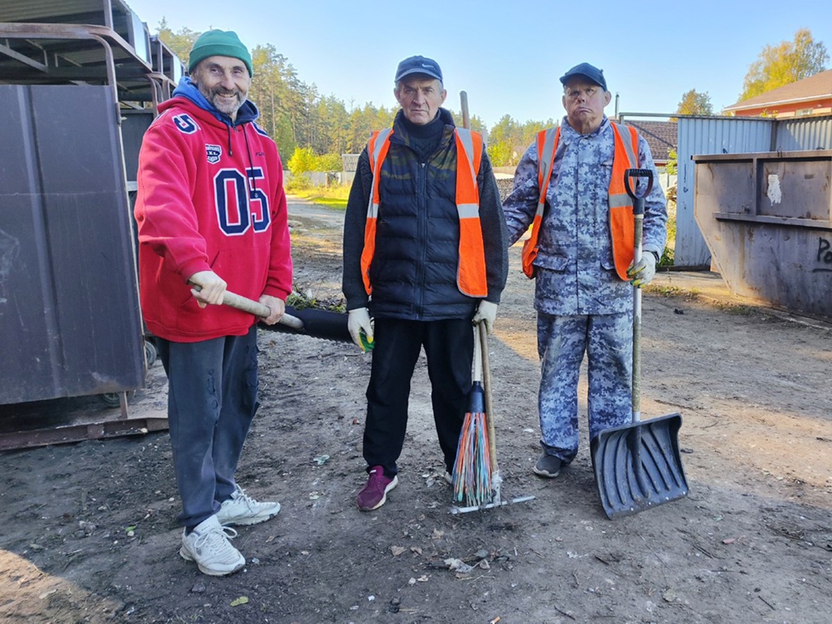 Контейнерную площадку на улице Циолковского привели в порядок