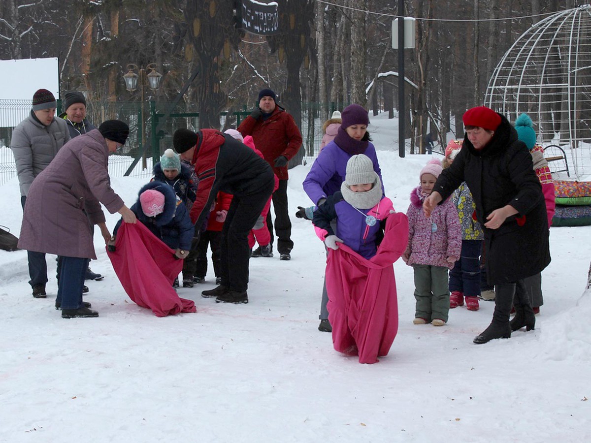 В парке пройдёт праздничная эстафета «Вперёд, девчонки!»