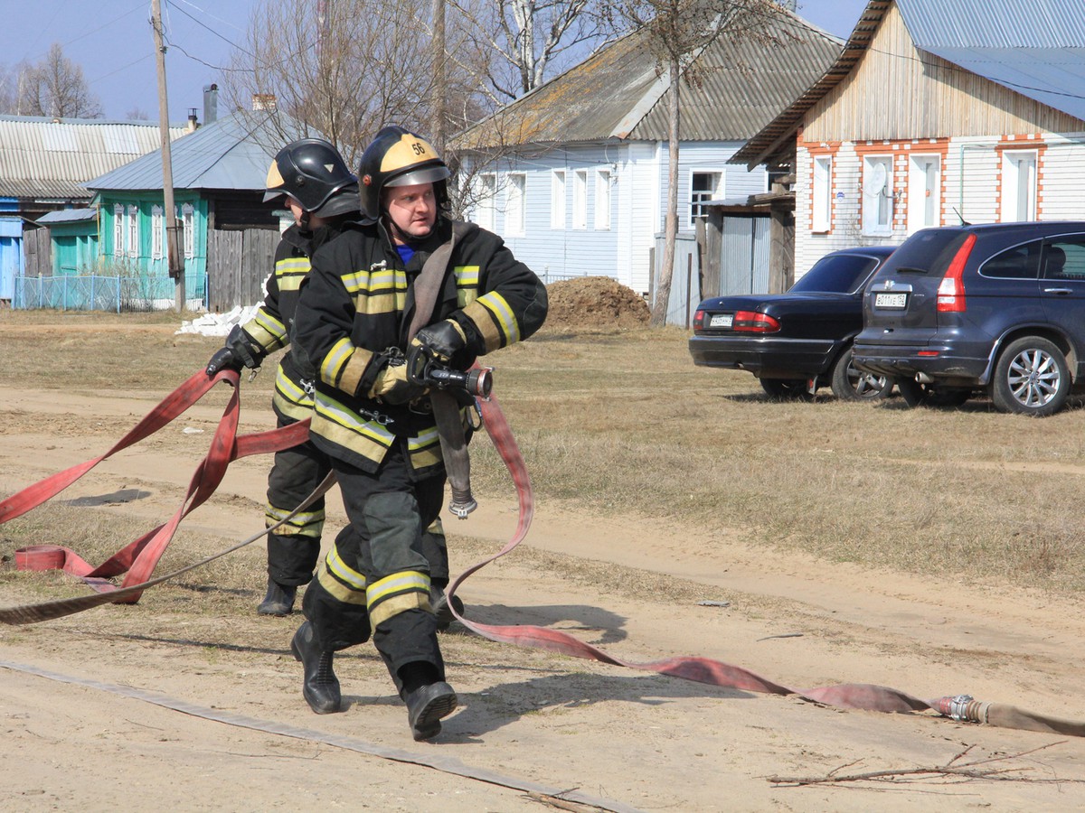 В Виле загорелась надворная постройка