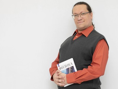 Дмитрию Доронину, учителю физики гимназии №14, требуется помощь