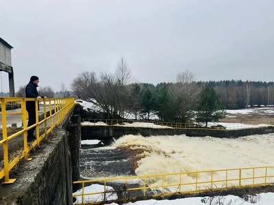 Жителей посёлка Проволочное (Виля) предупреждают о возможном подтоплении из-за повышения уровня воды в Вильском пруду
