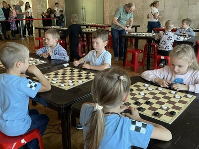 В ДК им. Лепсе прошёл шашечный турнир для детсадовцев
