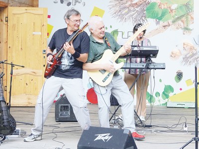 Выкса праздник отмечала, Выкса пела и плясала