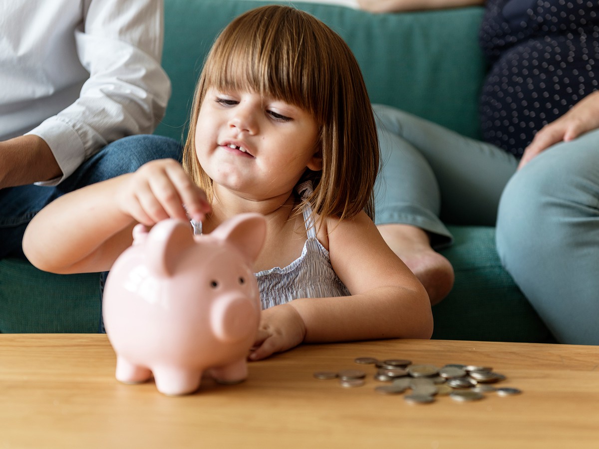 Нижегородцам досрочно перечислят детские пособия и пенсии