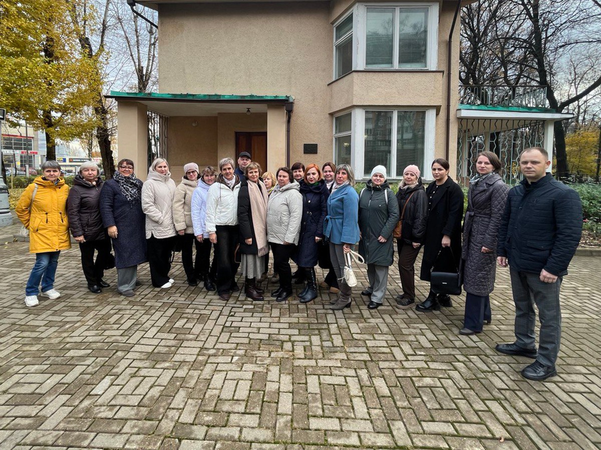 Двадцать выксунских педагогов посетили московские музеи