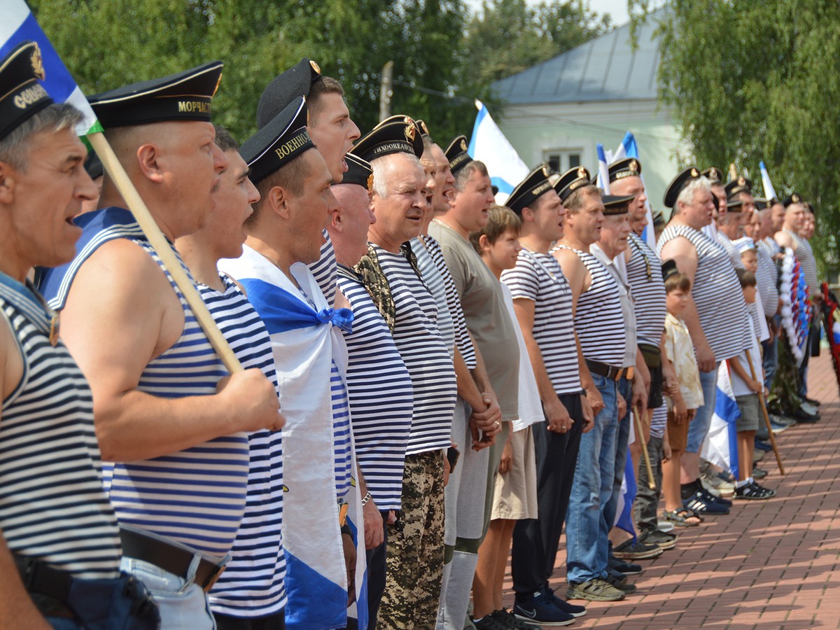 У Вечного огня состоялся митинг, посвящённый Дню Военно-морского флота России