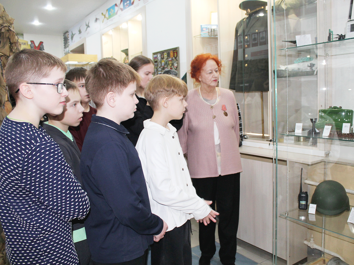 В музее школы №6 прошёл урок мужества «Равнение на героев»