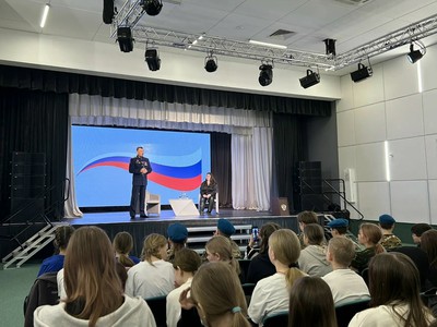 В «Лазурный» взяли курс на героев