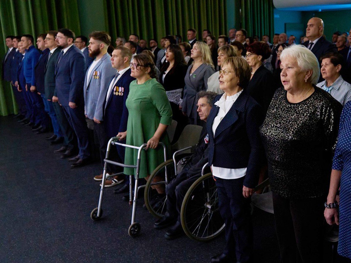 Лилия и Сергей Ходжиогло получили благодарственные письма за помощь бойцам СВО