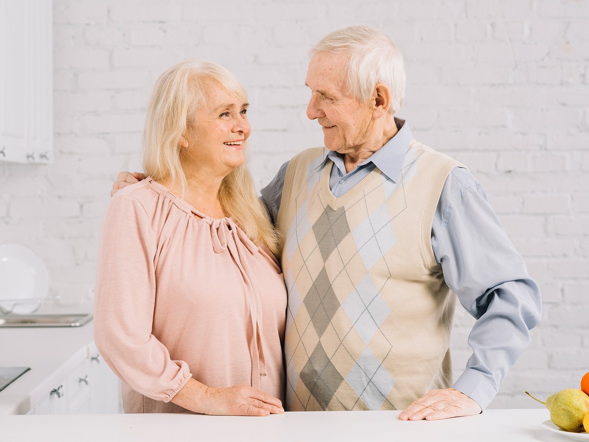 Глеб Никитин и Евгений Люлин поздравляют с Днём пожилого человека