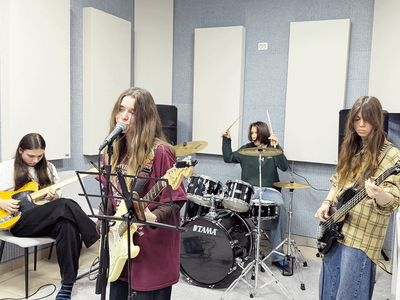 Музыкальная студия «Хэдлайнер» открыта для молодёжи