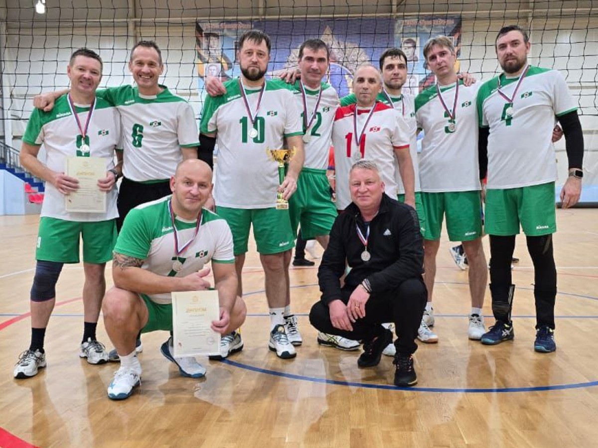 Ветераны спорта Выксы завоевали серебро в соревнованиях по волейболу