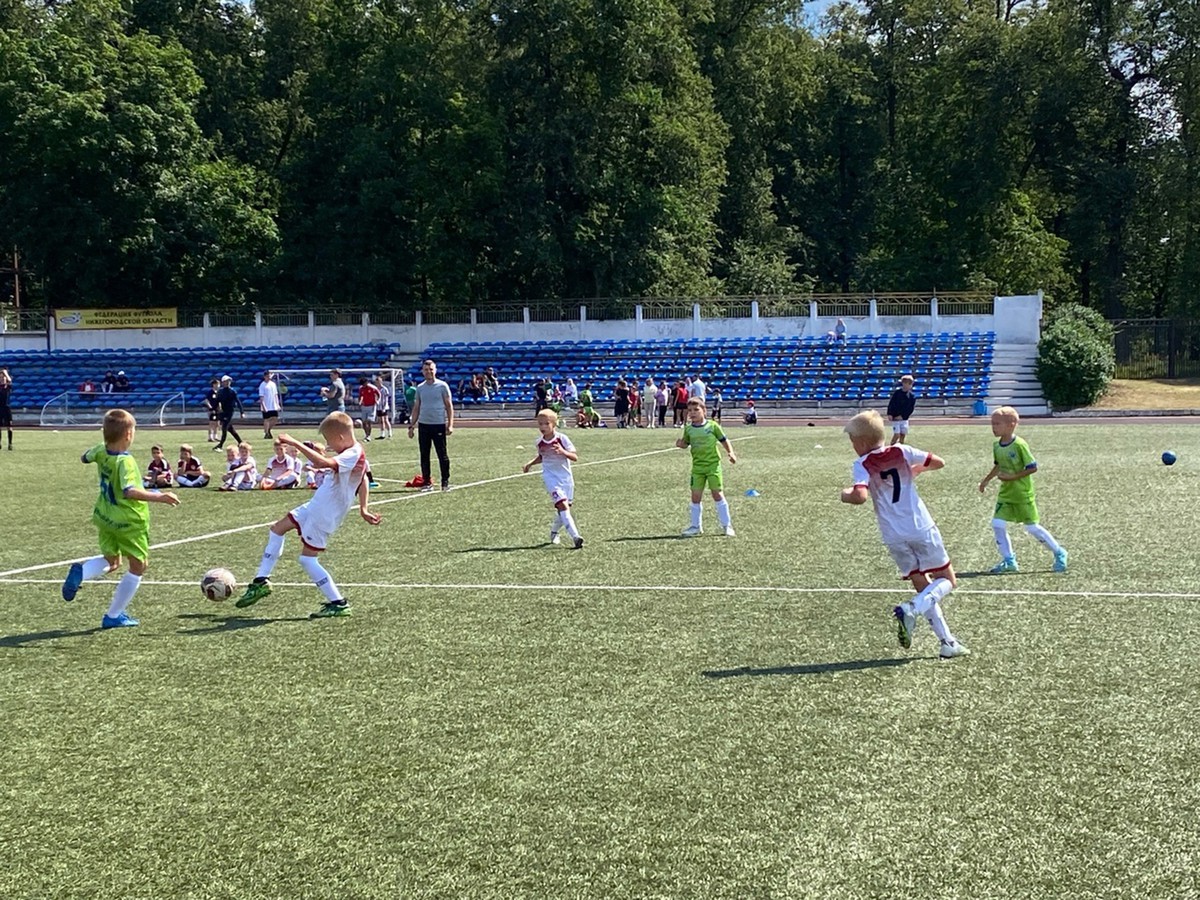 Цель дворового футбола – увлечь детей