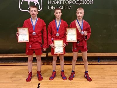 Выксунские самбисты достойно боролись на двух первенствах