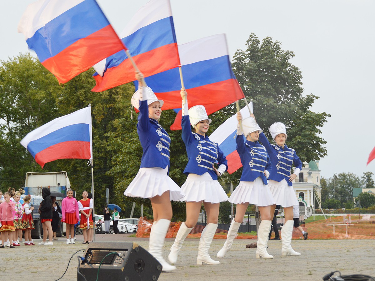 В Выксе отметили День флага России