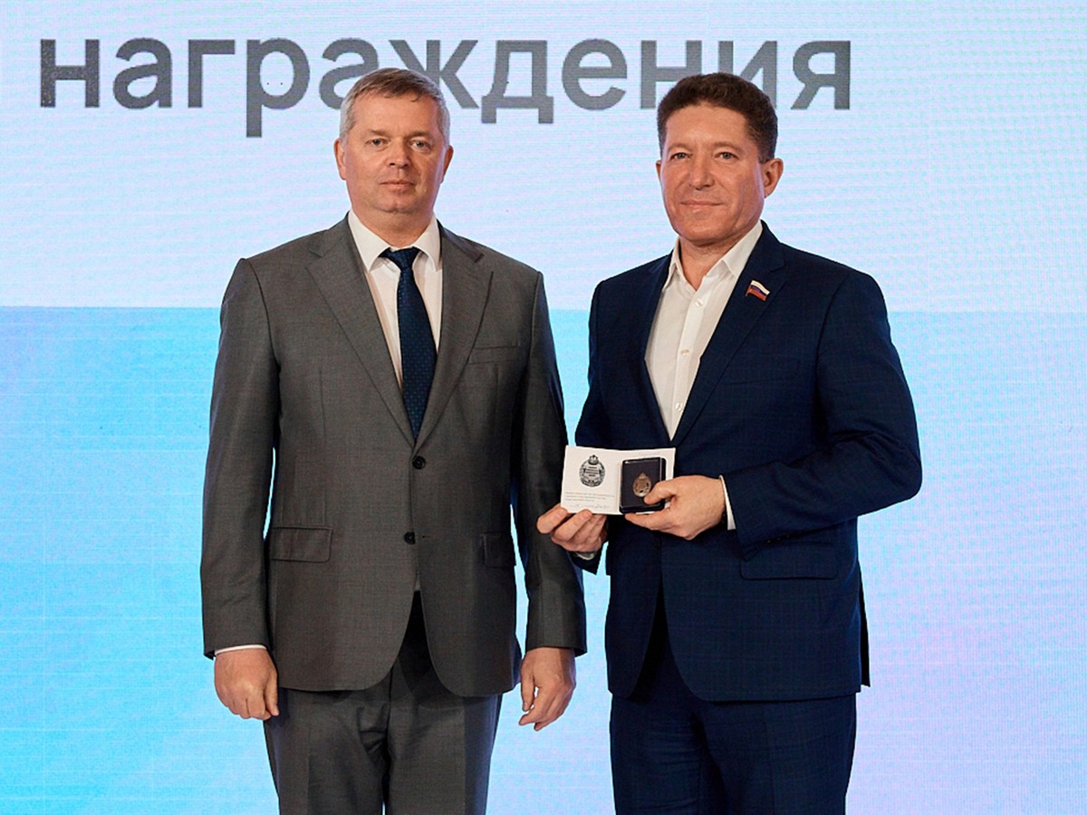 Управляющему директору выксунского завода ОМК Александру Барыкову вручили знак «Почётный промышленник»