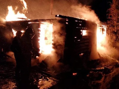 В Мотмосе и Змейке сгорело по бане