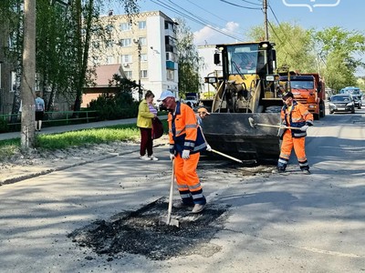В городе проводят ямочный ремонт дорожного покрытия