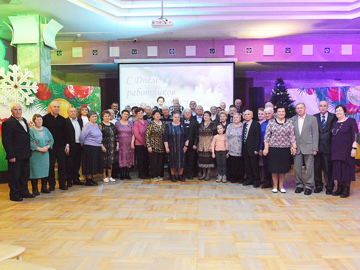 Загс отпраздновал 108 годовщину вместе с юбилярами семейной жизни