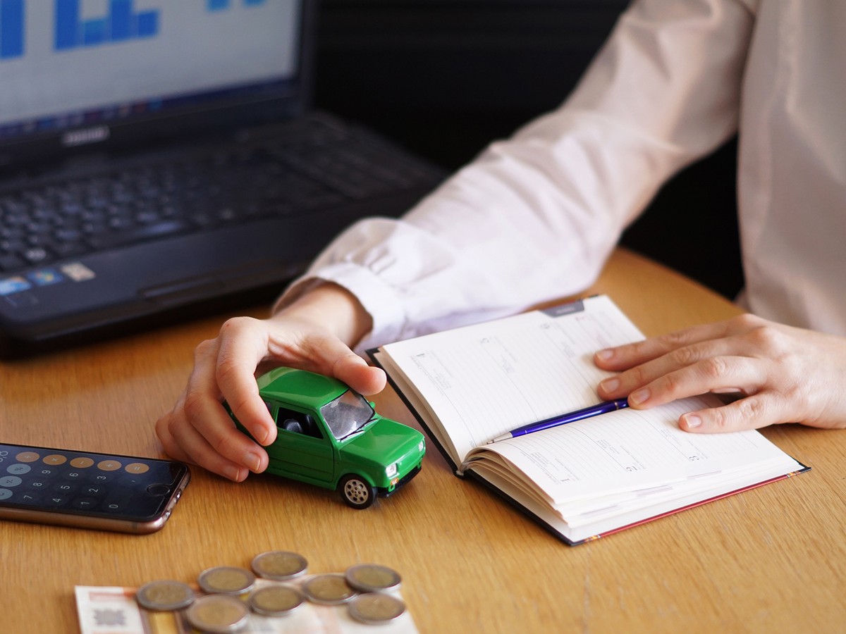 Чтобы не лишиться транспортного средства, женщина заплатила 94 тысячи рублей