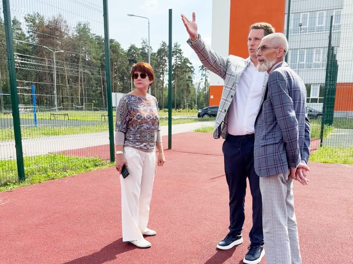 Министр спорта региона Дмитрий Кабайло осмотрел спортивные объекты Выксы