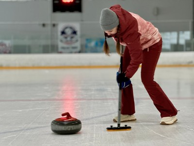 Наши девушки и женщины показали своё мастерство в кёрлинге