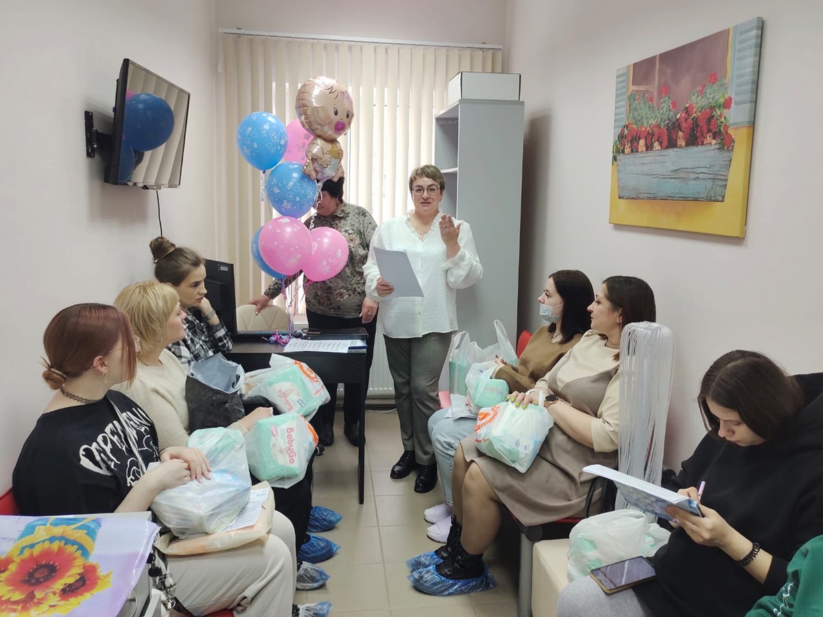 Беременных поздравили с праздником