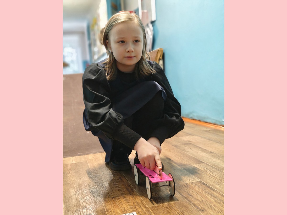 Дети представляли модели