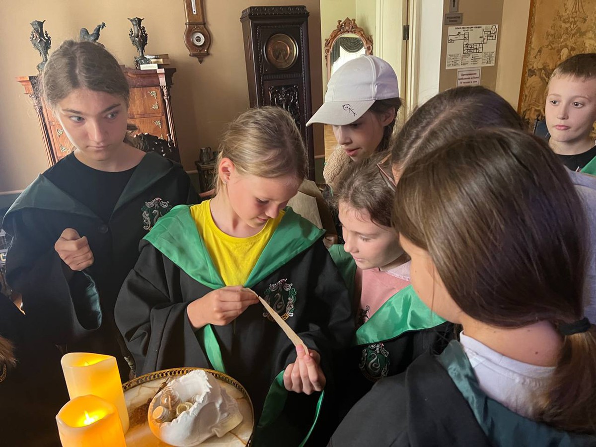 Школьники провели каникулы наедине с историей