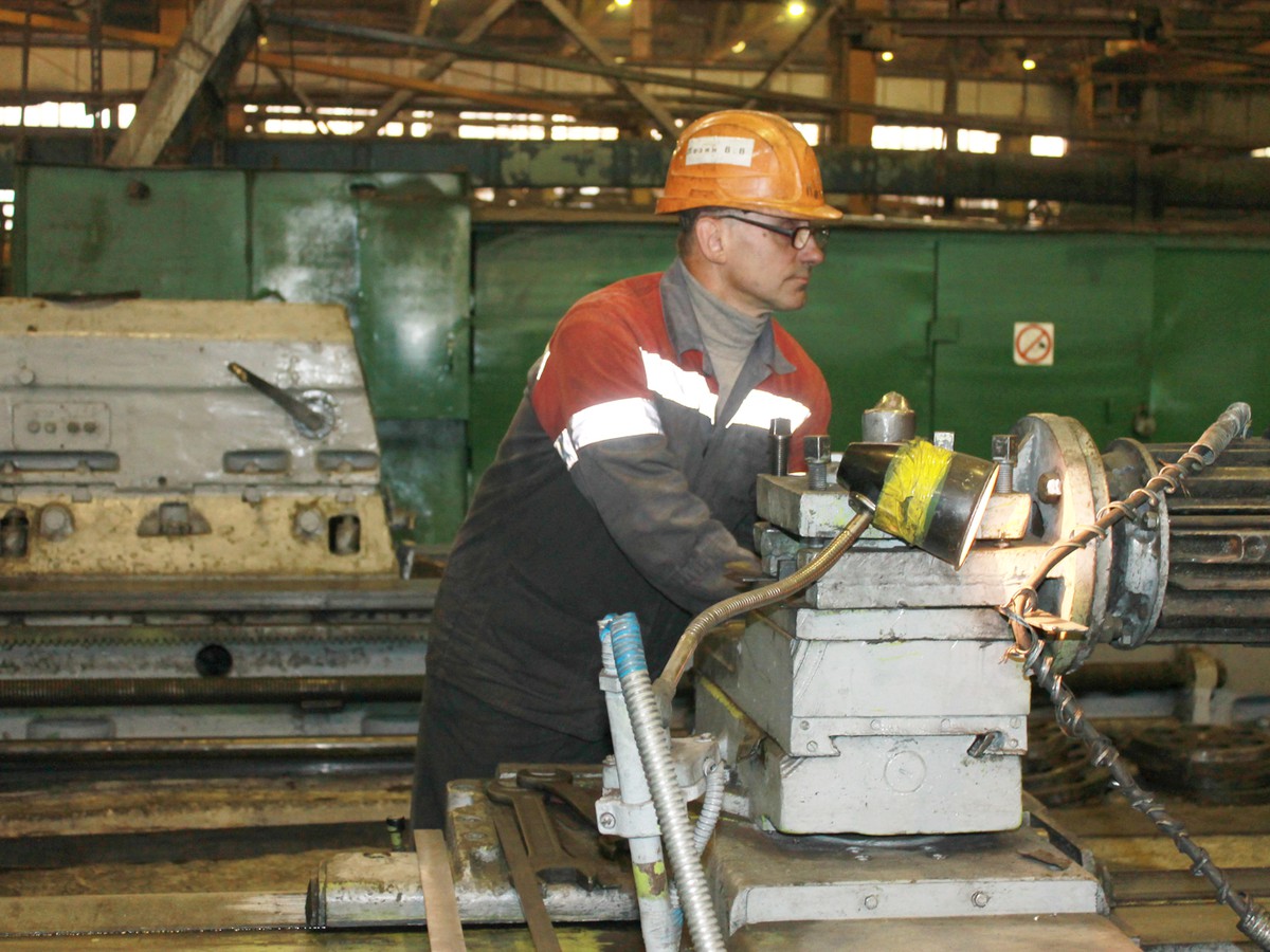 Глеб Никитин и Евгений Люлин поздравляют машиностроителей с праздником