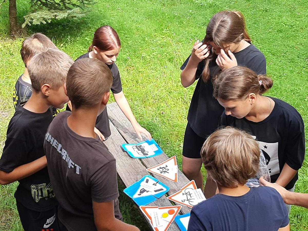 Юные выксунцы проводят каникулы в августе на дворовых площадках