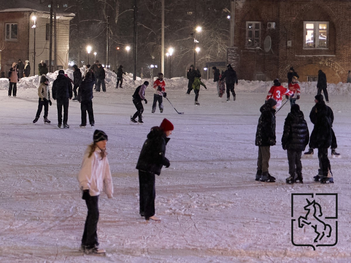 За праздники центральный городской каток посетили почти пять тысяч раз