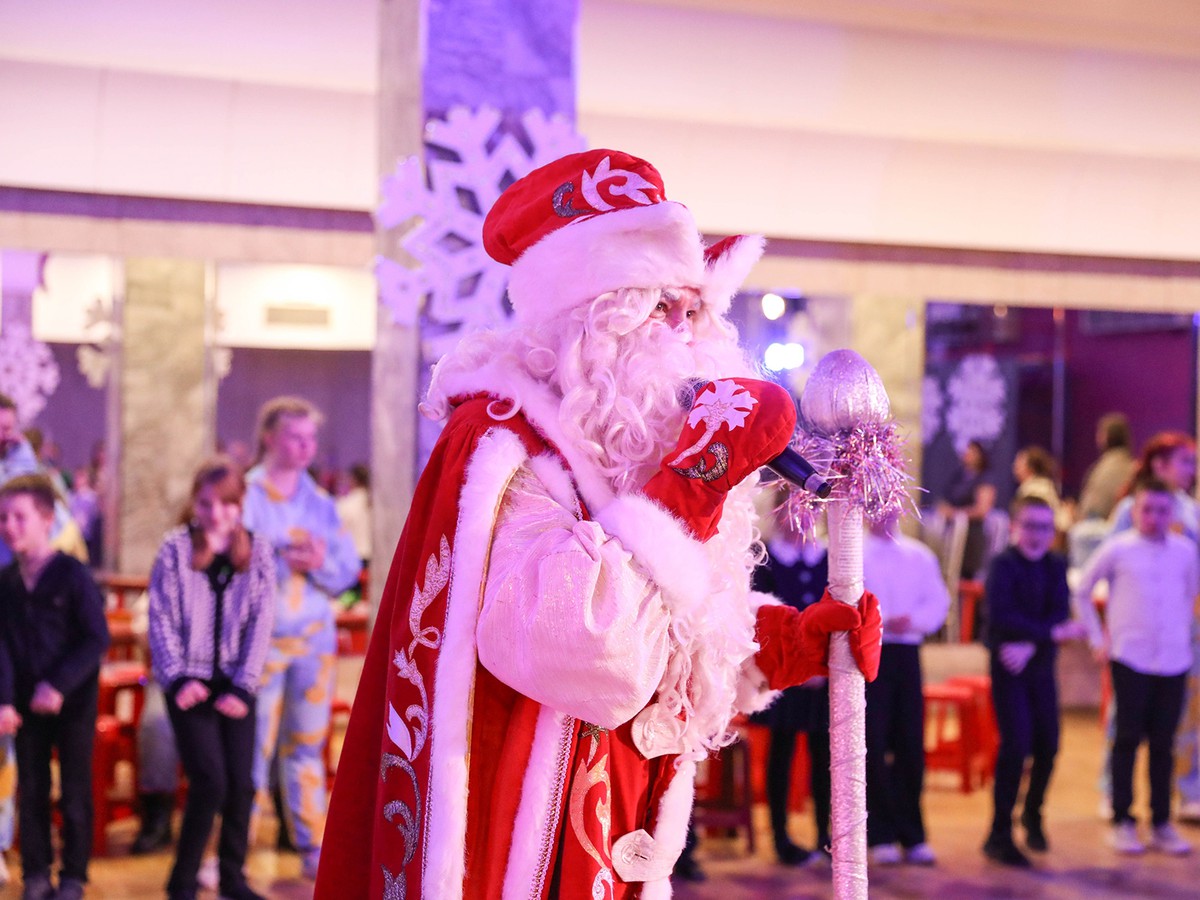 Дед Мороз в свой день рождения подарил всем яркие впечатления