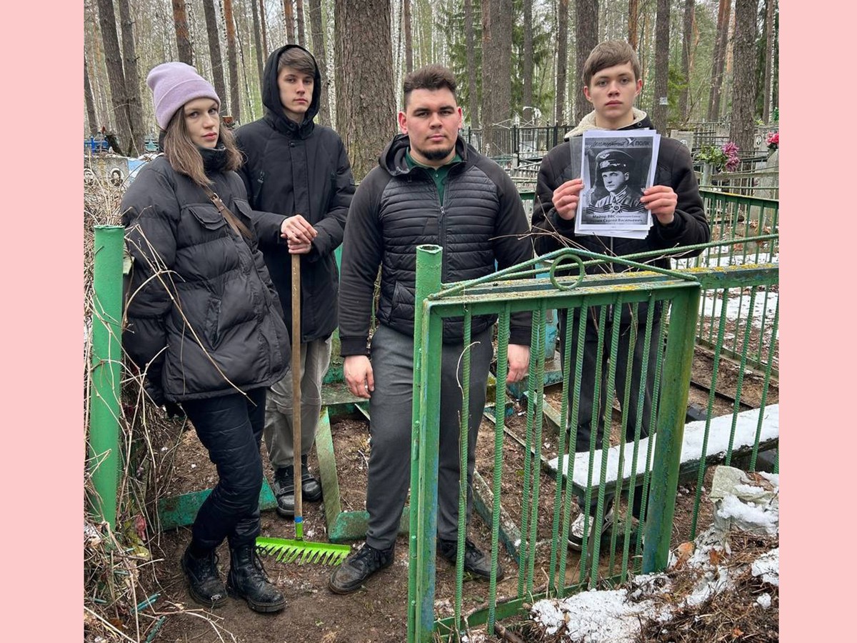 Молодёжь округа привела в порядок захоронения ветеранов Великой Отечественной войны