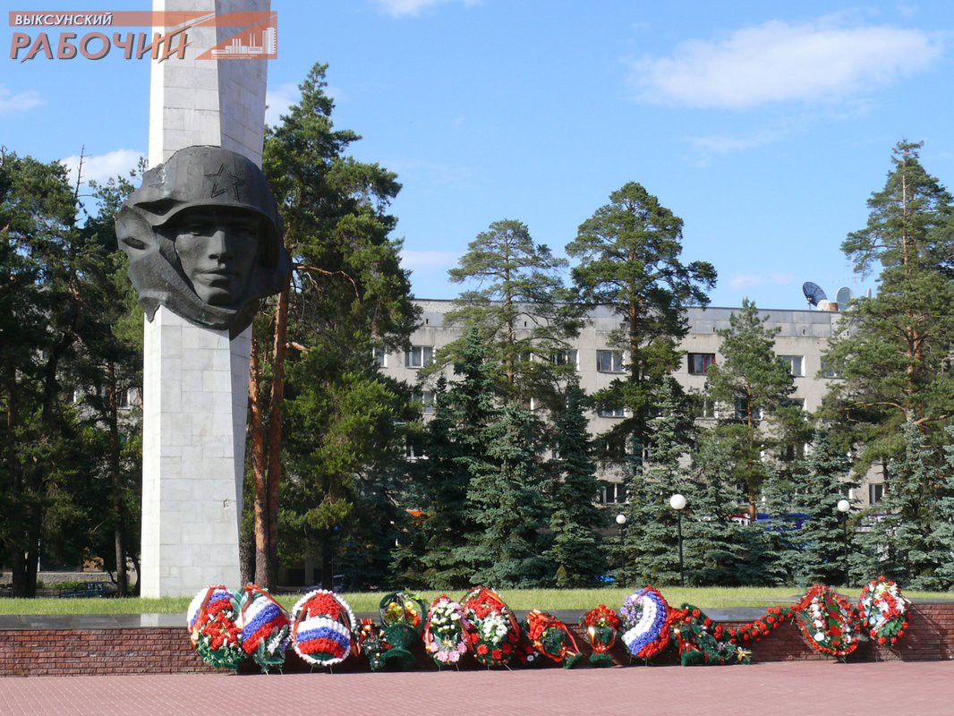 На площади Октябрьской революции будет временно ограничено движение транспорта