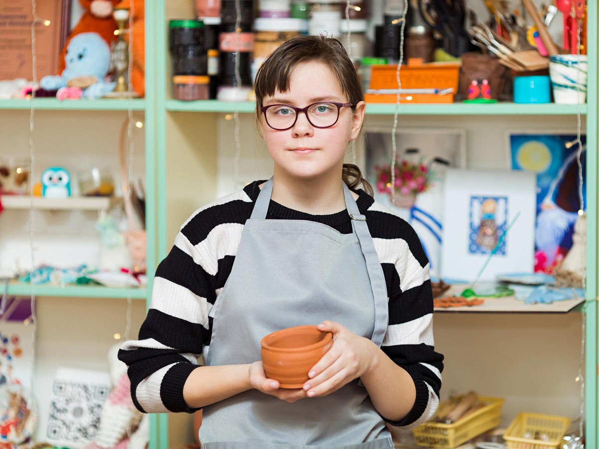 Дети с инвалидностью выставили свои работы в музее истории ВМЗ