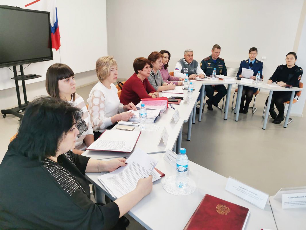 Комиссия по делам несовершеннолетних провела в марте два заседания
