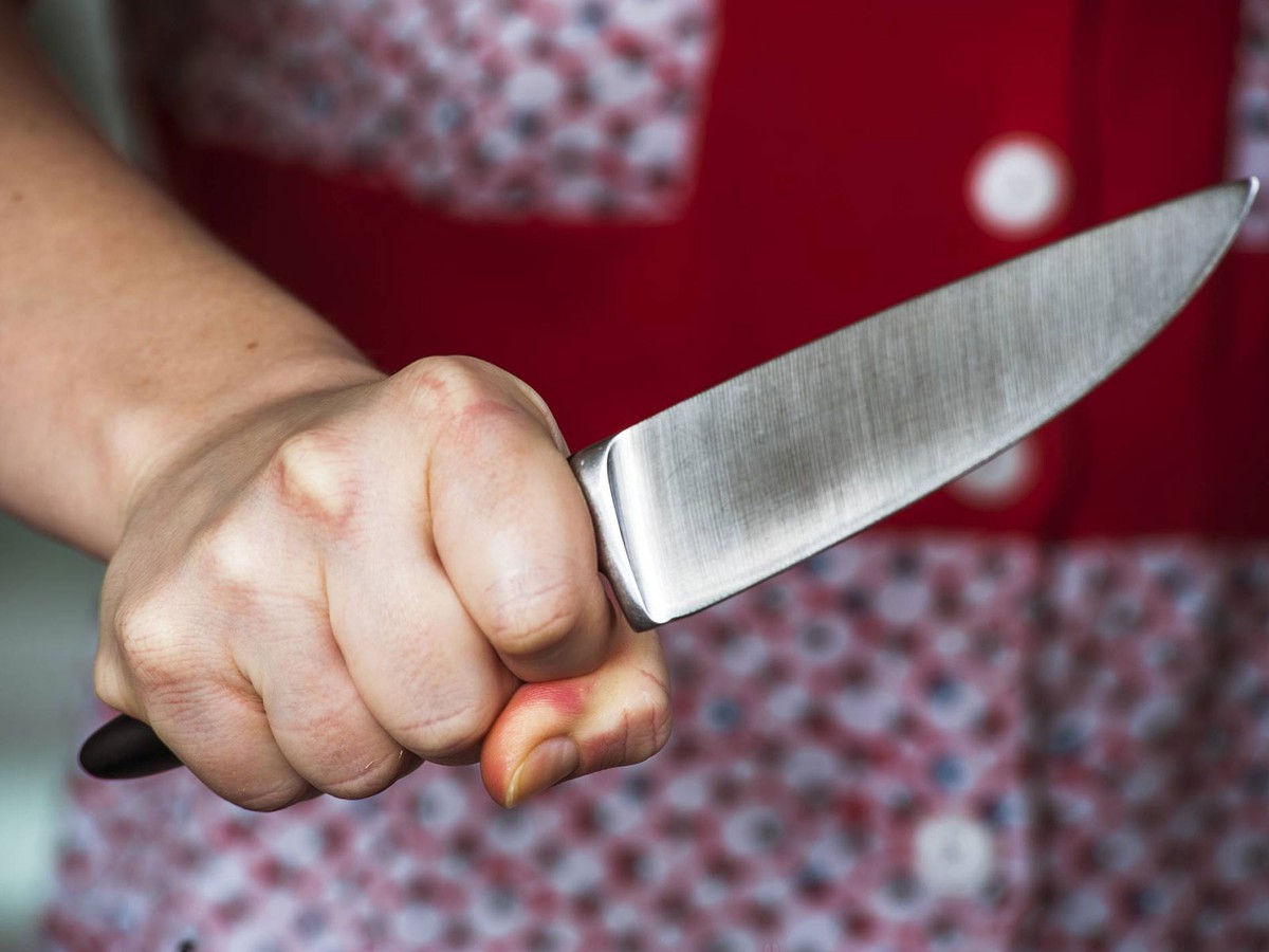 В результате ссоры нетрезвая выксунка ударила ножом своего сожителя